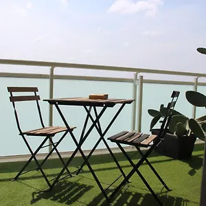 Bariairport Bed and breakfast